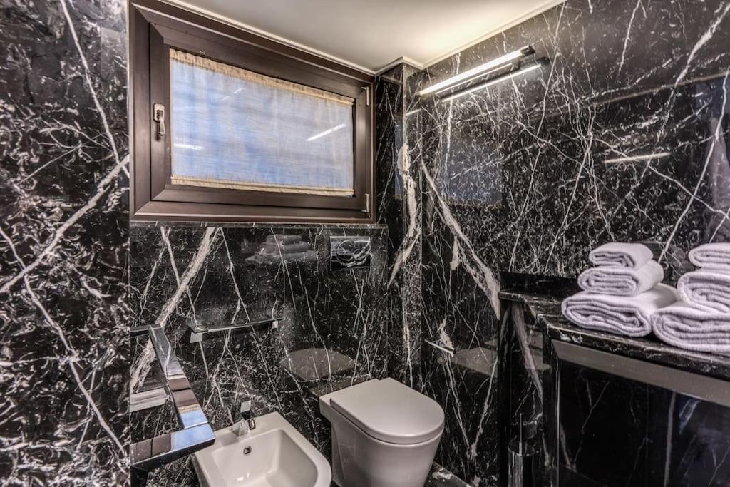 Domus Mondrian Luxury House Apartment โรม ภายนอก รูปภาพ